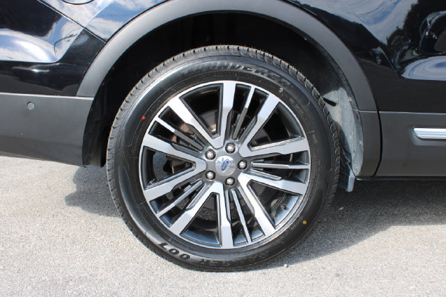 Used 2016 Ford Explorer Platinum AWD/4WD image 38