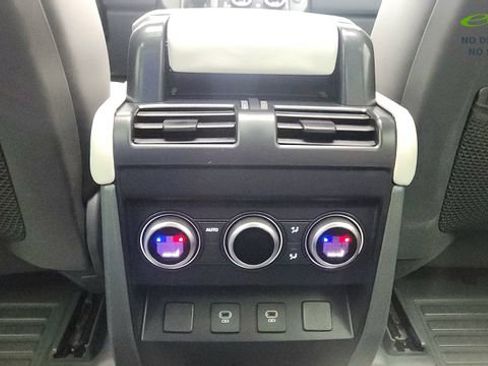 Used 2025 Land Rover Defender 110 X image 37