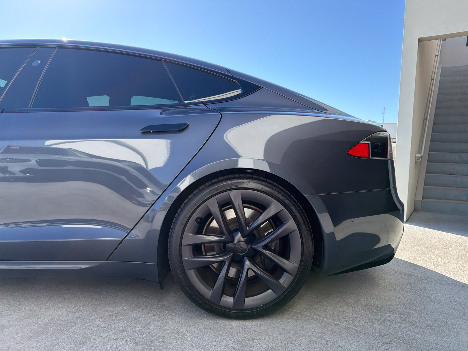 Used 2022 Tesla Model S AWD/4WD image 5