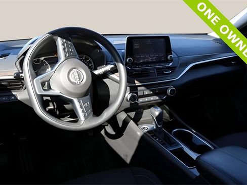 Used 2024 Nissan Altima 2.5 SV image 13