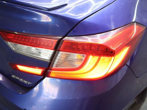 Used 2019 Honda Accord Sport image 29
