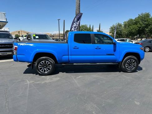 Used 2021 Toyota Tacoma TRD Sport w/ Technology Package RWD image 9