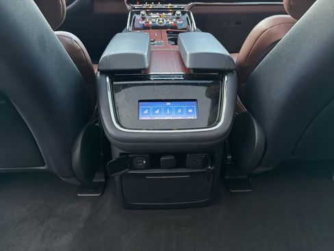 Used 2023 Lincoln Navigator Reserve image 18