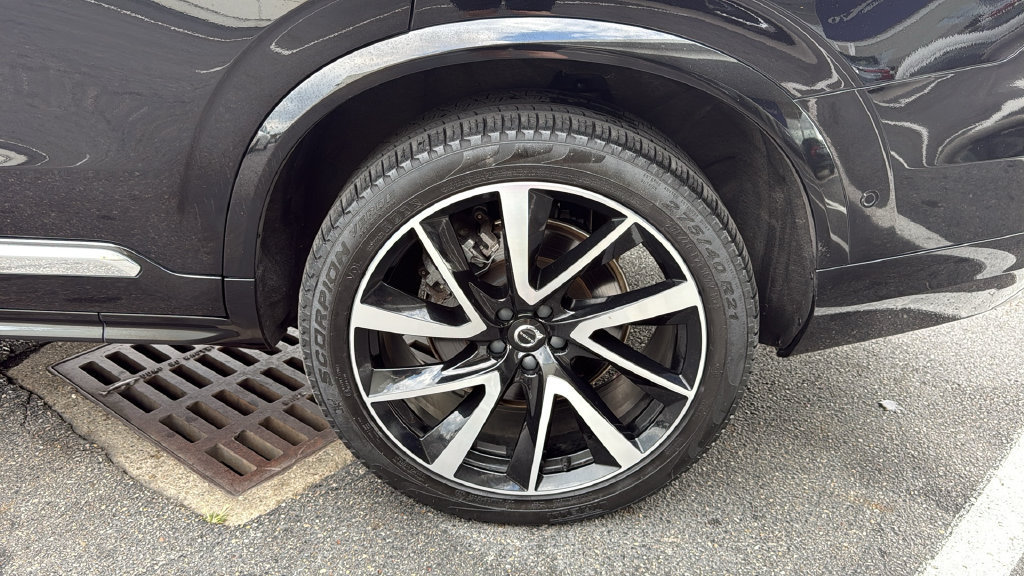 Certified 2024 Volvo XC90 T8 Plus AWD/4WD image 29