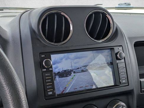 Used 2016 Jeep Patriot Sport image 12