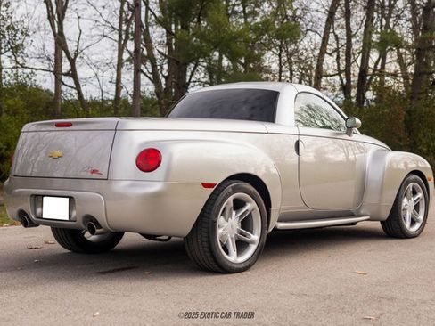Used 2005 Chevrolet SSR w/ Preferred Equipment Group image 20