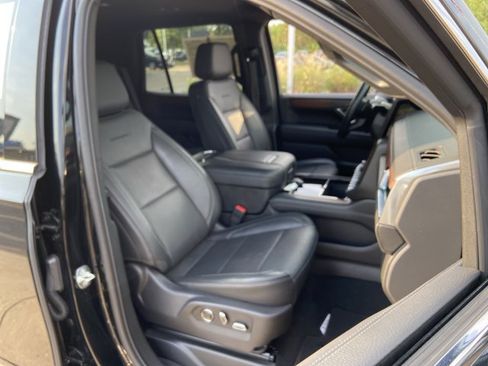Used 2025 GMC Yukon Denali RWD image 20