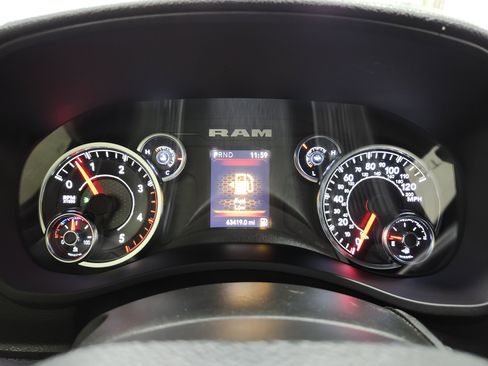 Used 2023 RAM 2500 Big Horn w/ Level 1 Equipment Group image 31