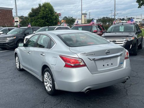 Used 2013 Nissan Altima 2.5 S FWD image 8