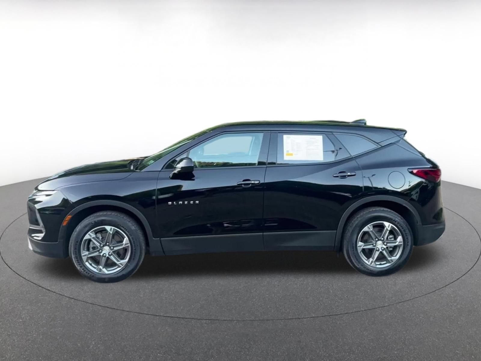 Used 2026 Chevrolet Blazer LT FWD image 8