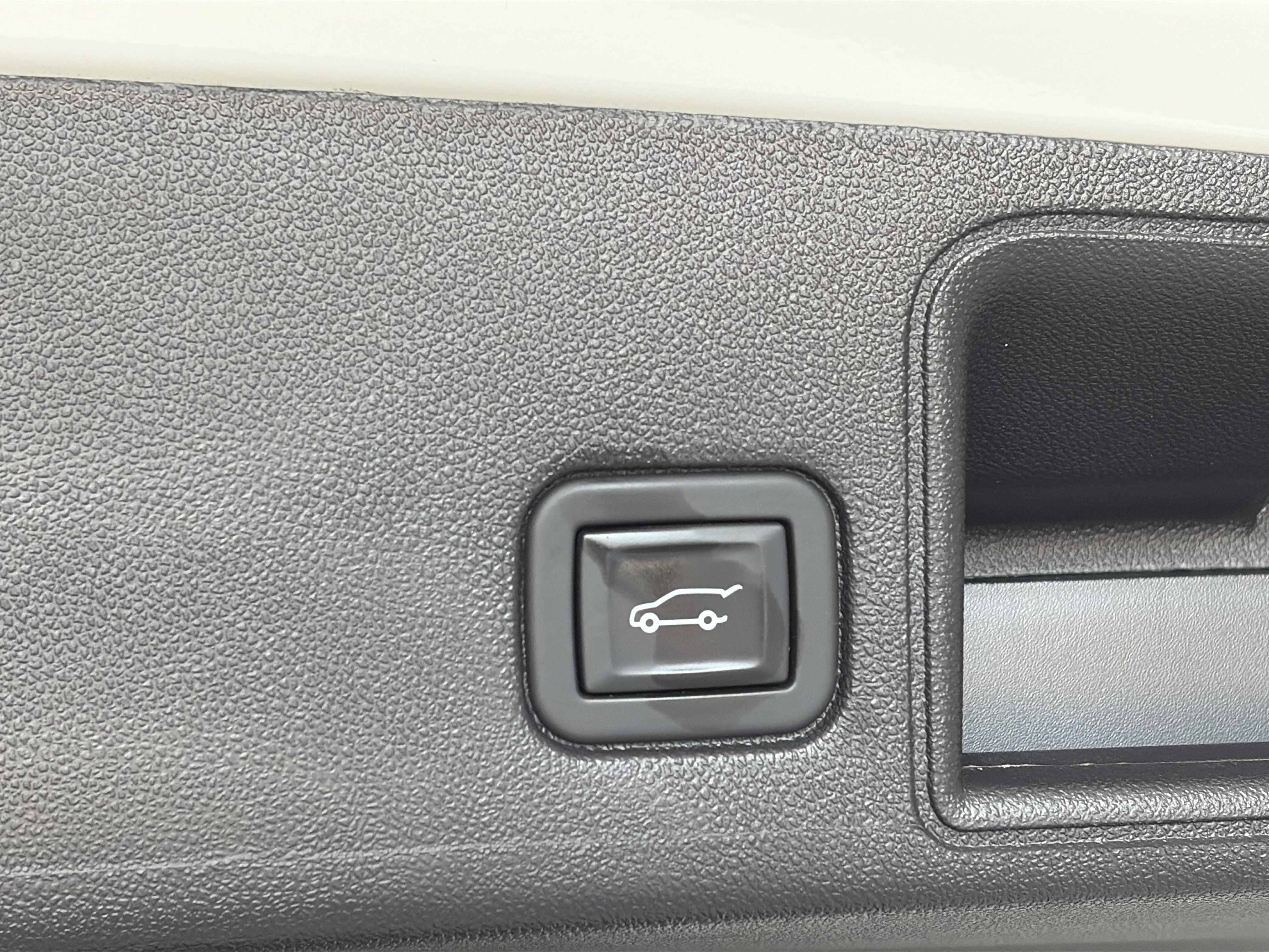 Certified 2024 GMC Terrain SLE w/ Driver Convenience Package AWD/4WD image 20