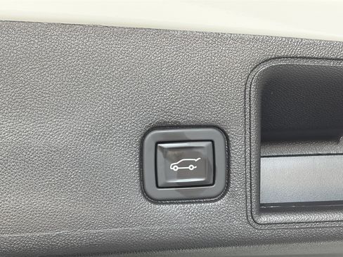 Certified 2024 GMC Terrain SLE w/ Driver Convenience Package AWD/4WD image 20