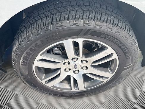 Used 2024 Ford Expedition Limited image 34