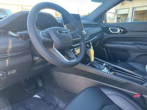 New 2026 Jeep Compass Latitude image 16