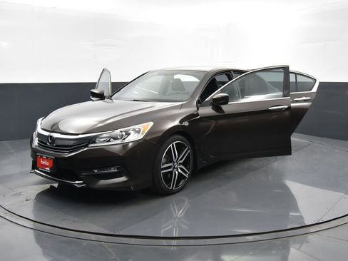 Used 2016 Honda Accord Sport image 33