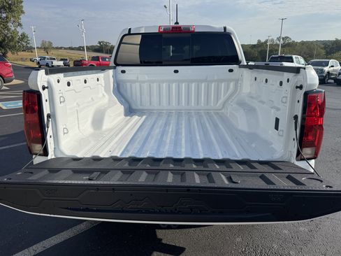 New 2026 Chevrolet Colorado W/T w/ WT Convenience Package II image 7