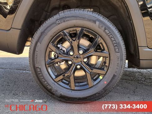 New 2026 Jeep Grand Cherokee Laredo image 5