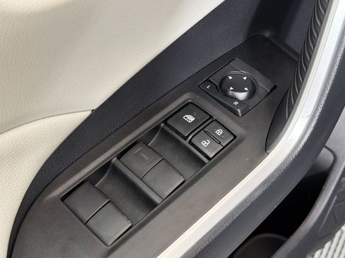 Used 2021 Toyota RAV4 XLE FWD image 24