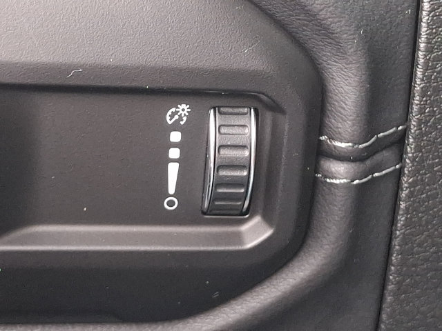 Used 2026 Jeep Wrangler Unlimited Sahara AWD/4WD image 24