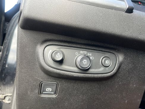 Used 2018 GMC Terrain SLT w/ Preferred Package image 33