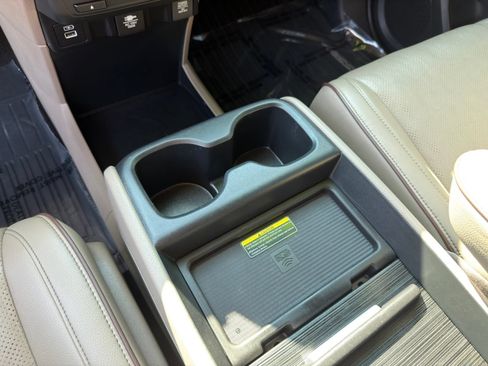 Used 2023 Honda Odyssey Elite image 27