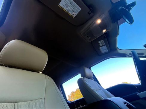 Used 2021 Ford F250 Lariat w/ Lariat Ultimate Package image 13