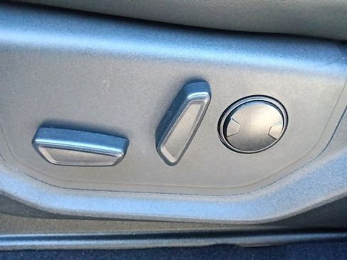 Used 2023 Ford Expedition Max XLT image 15