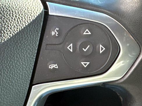 Certified 2023 Chevrolet Traverse LT image 16