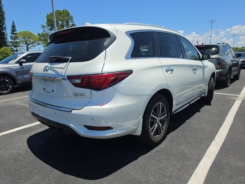 Used 2019 INFINITI QX60 Luxe w/ Essential Package FWD image 16