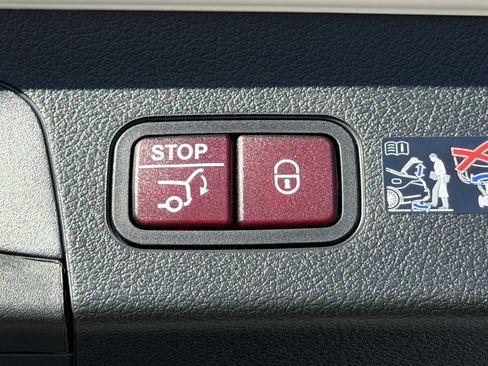 New 2026 Mercedes-Benz GLS 450 4MATIC image 13