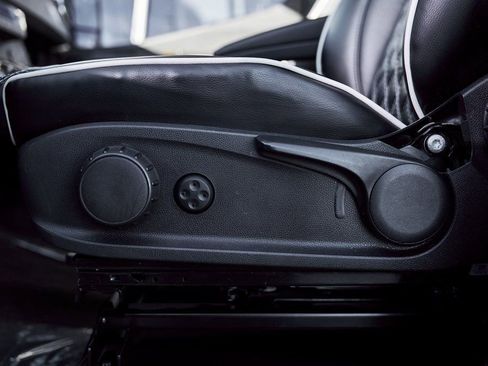 Used 2019 Mercedes-Benz Sprinter 144 image 38