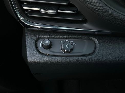 Used 2025 Buick Envista Preferred image 20