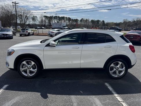 Used 2018 Mercedes-Benz GLA 250 4MATIC w/ Premium Package image 4