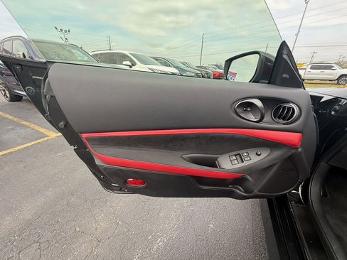 Used 2025 Nissan Z Performance w/ Floor Mat Package image 11