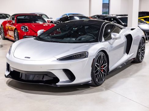 Used 2022 McLaren GT RWD image 12