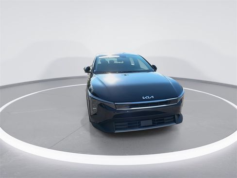 Used 2025 Kia K4 EX image 3