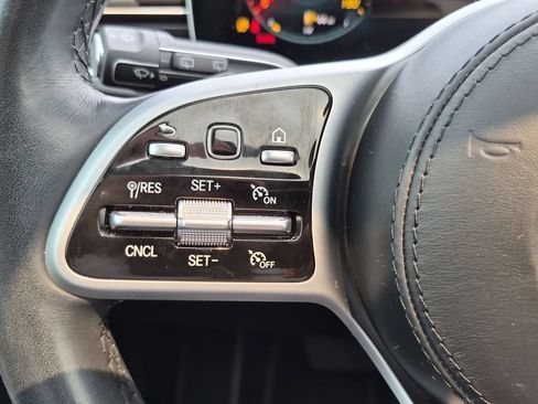 Used 2020 Mercedes-Benz GLE 450 4MATIC w/ MBUX Technology Package image 19