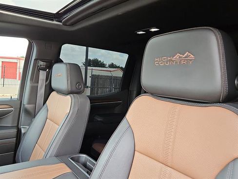 Used 2023 Chevrolet Silverado 1500 High Country w/ Technology Package RWD image 11