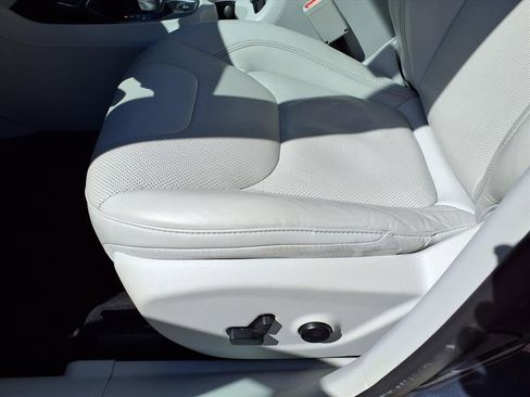 Certified 2021 Jeep Cherokee Latitude Lux w/ Comfort/Convenience Group image 21