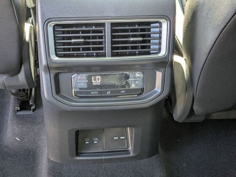 New 2026 Volkswagen Atlas SE image 29