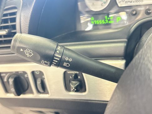 Used 2004 Ford Thunderbird Deluxe image 33