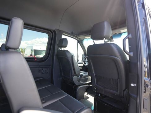 Used 2025 Mercedes-Benz Sprinter 2500 image 10