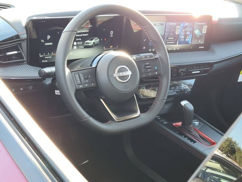 New 2026 Nissan Kicks SR w/ SR Premium Package FWD image 3
