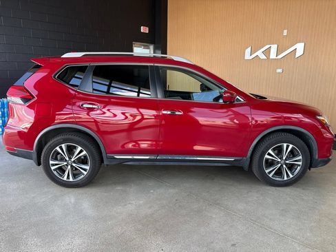 Used 2017 Nissan Rogue SL AWD/4WD image 16