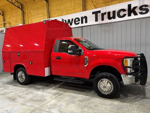 Used 2017 Ford F350 XL w/ Power Equipment Group AWD/4WD image 3
