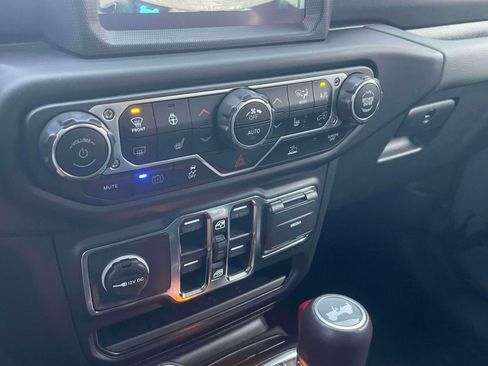 Used 2023 Jeep Wrangler Sahara w/ Cold Weather Group image 29