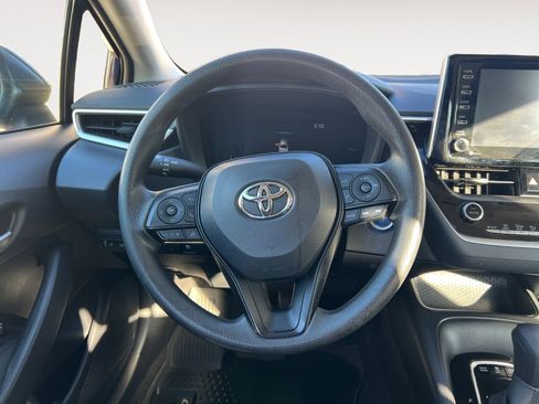 Used 2021 Toyota Corolla LE image 12