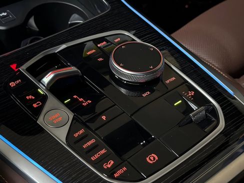 Used 2026 BMW X5 xDrive50e w/ M Sport Package image 16