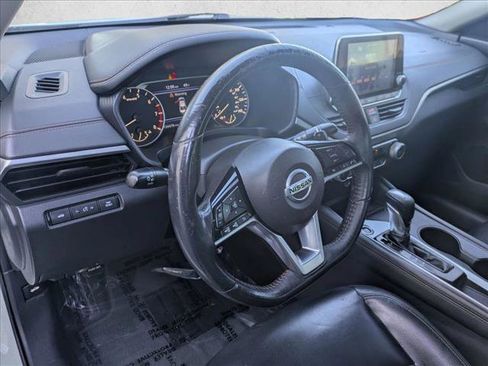 Used 2019 Nissan Altima 2.5 SR w/ SR Premium Package image 10