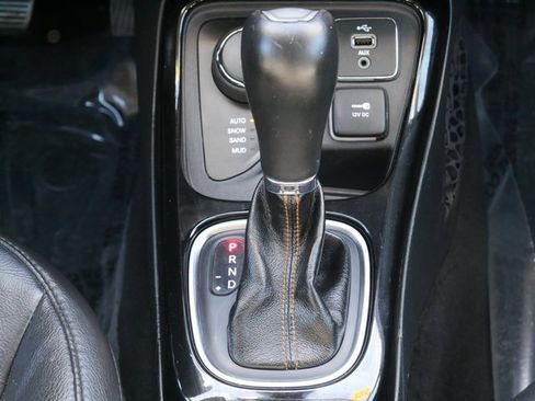 Used 2018 Jeep Compass Limited w/ Navigation Group image 23